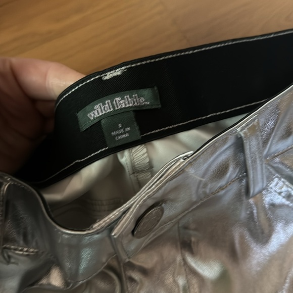 Wild Fable shimmery silver pants size 8-nwt - Picture 3 of 6